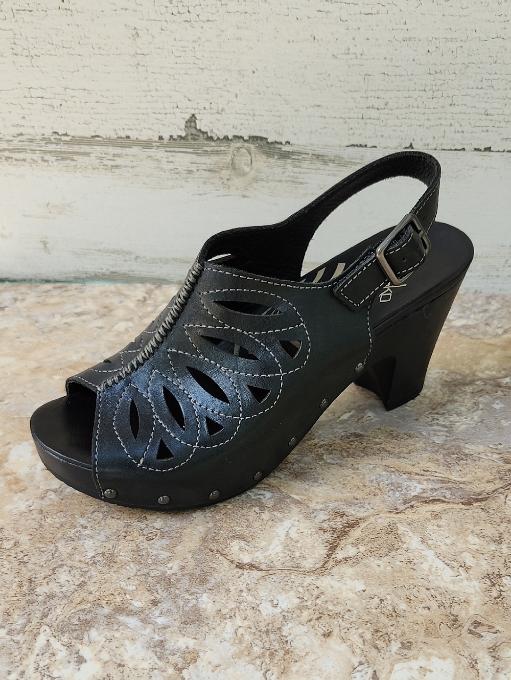 DANSKO ROWENA BLACK LEATHER SLINGBACK CLOGS